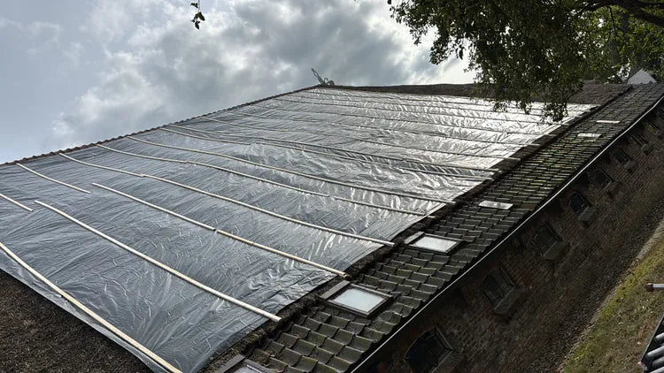 Dachabdeckung mit Abdeckplane